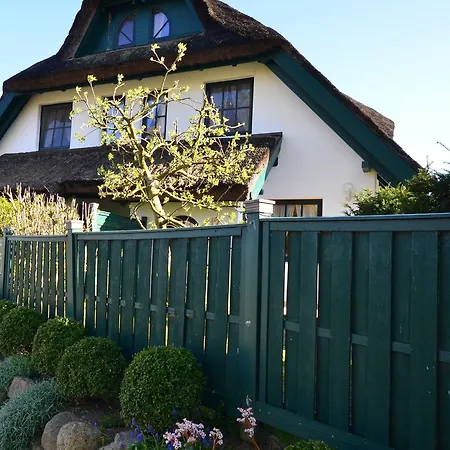 Ferienhaus-strandhafer-in-gross-zicker-halbinsel-moenchgut * Groß Zicker