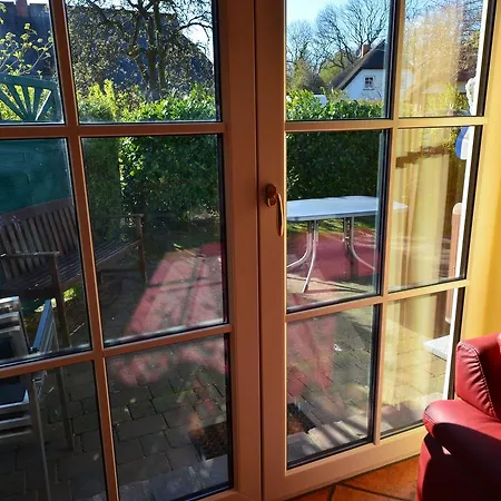 Ferienhaus-strandhafer-in-gross-zicker-halbinsel-moenchgut 度假居