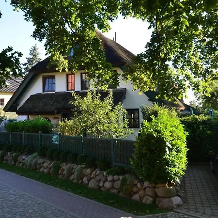 Ferienhaus-strandhafer-in-gross-zicker-halbinsel-moenchgut 度假居 *